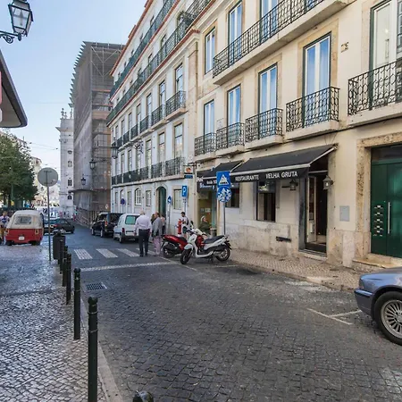 Charming In Chiado - *